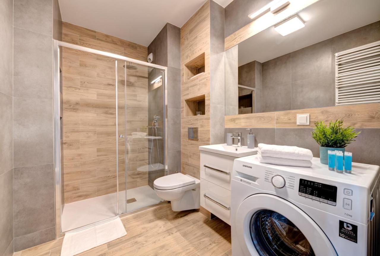 Live & Travel Apartments - Waterlane Island غدانسك المظهر الخارجي الصورة