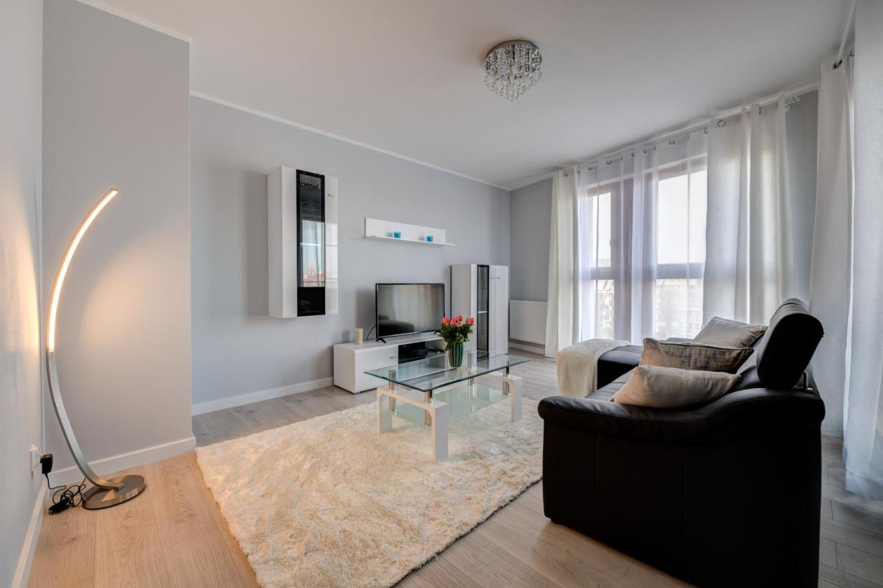 Live & Travel Apartments - Waterlane Island غدانسك المظهر الخارجي الصورة