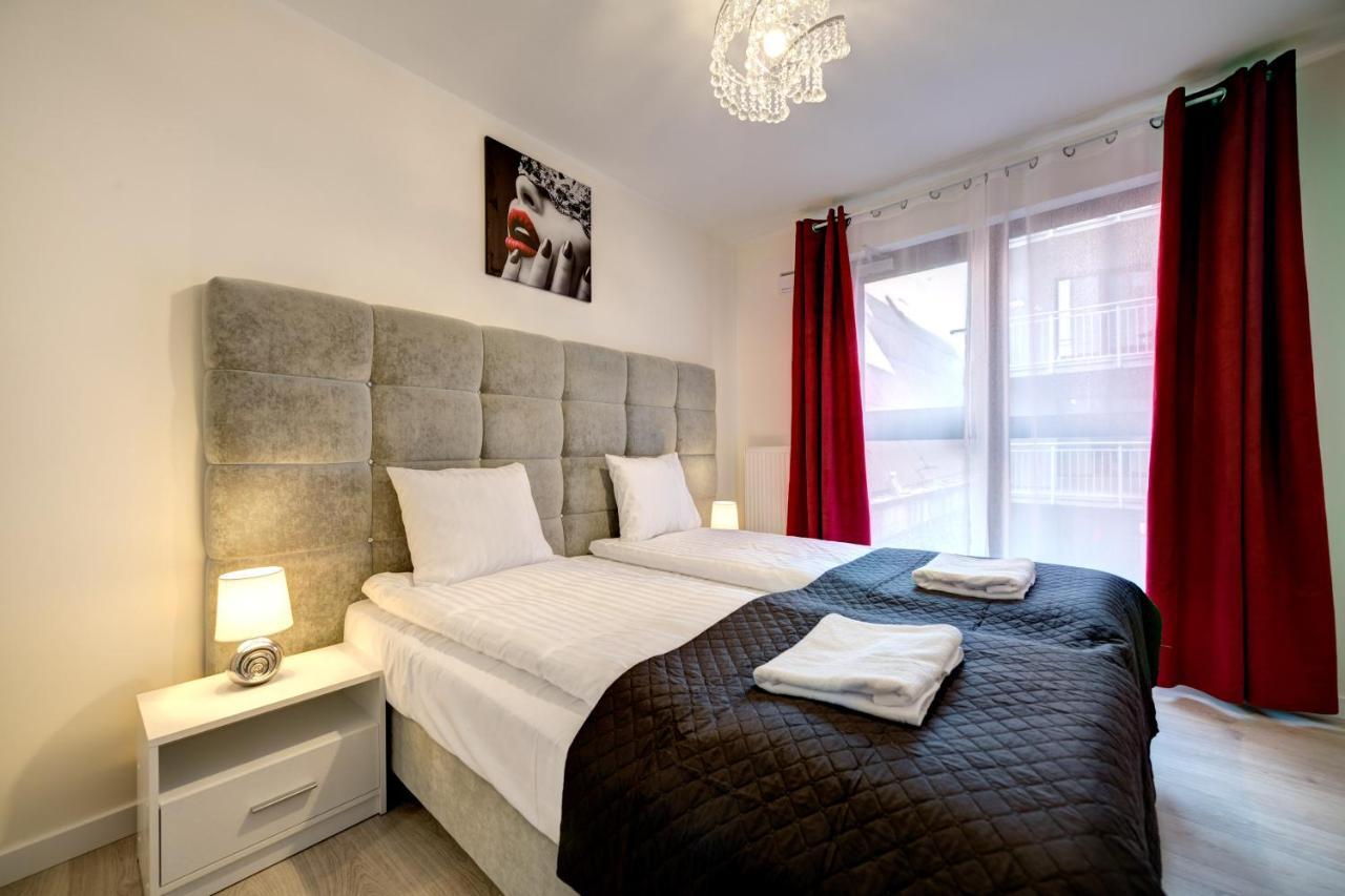 Live & Travel Apartments - Waterlane Island غدانسك الغرفة الصورة
